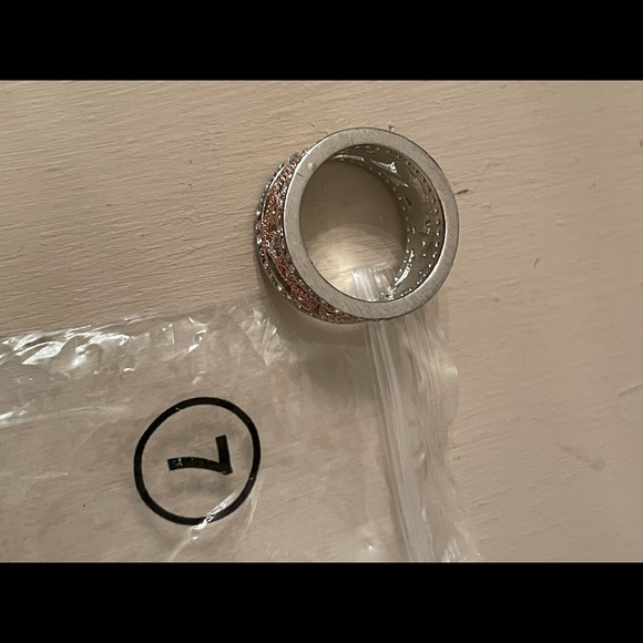 Rose Gold✨Ring - Picture 4 of 4